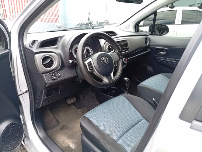 Toyota yaris hatchback - Imagen 6