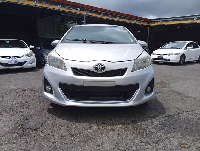 Toyota yaris hatchback - Imagen 8