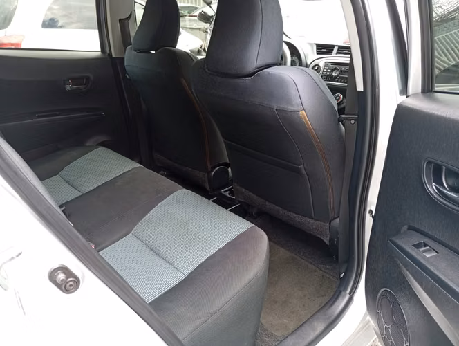 Toyota yaris hatchback - Imagen 10