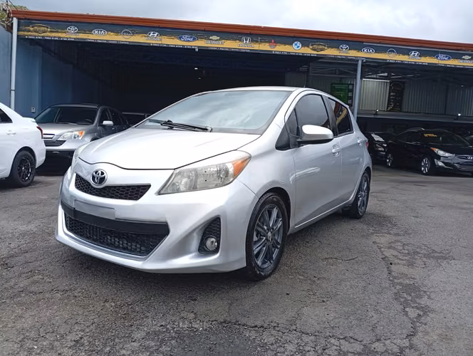 Toyota yaris hatchback - Imagen 2
