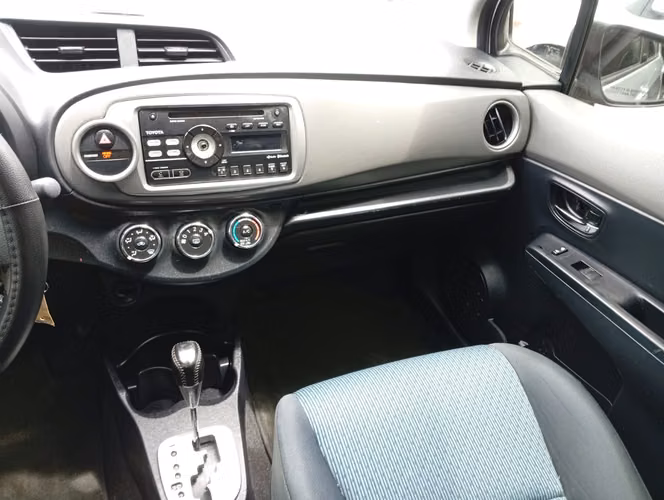 Toyota yaris hatchback - Imagen 12