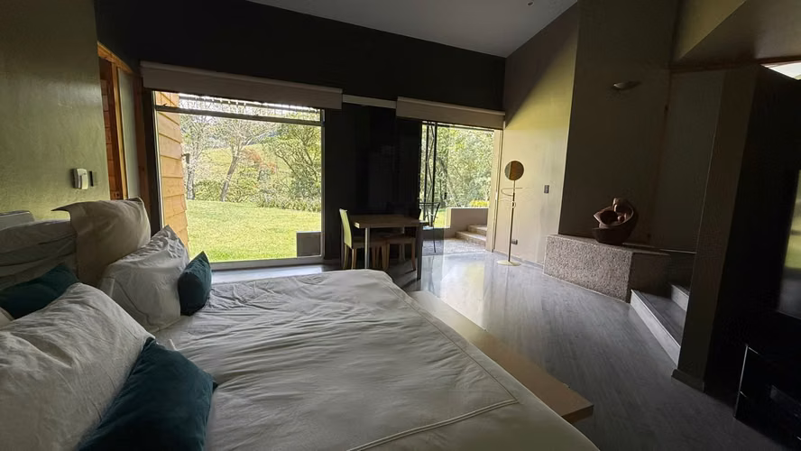 Casa contemporánea de un solo nivel en 14.000 m² de terreno en Dulce Nombre de Tres Ríos - Imagen 6