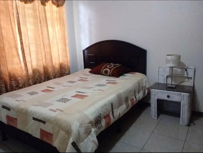 Vendo casa en San Francisco de Heredia, cerca al Mall Oxigeno. De 1 piso con 5 habitaciones - Imagen 4