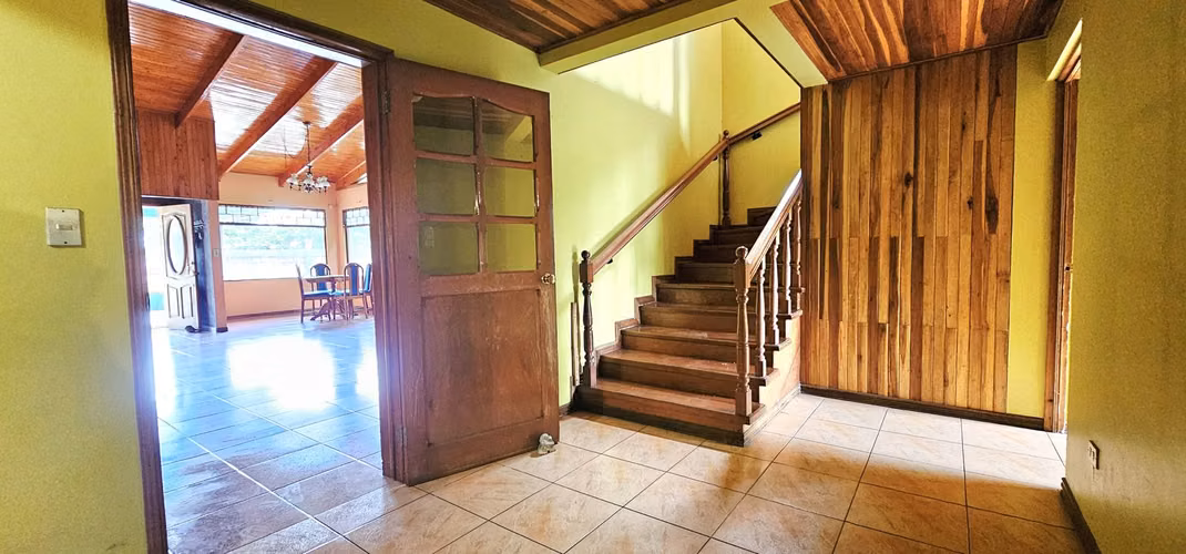 Venta de Casa en San Rafael de Heredia AMPLIA ZONA VERDE - Imagen 3