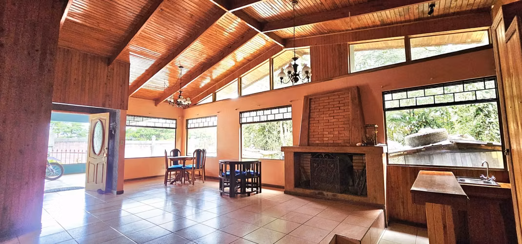 Venta de Casa en San Rafael de Heredia AMPLIA ZONA VERDE - Imagen 2