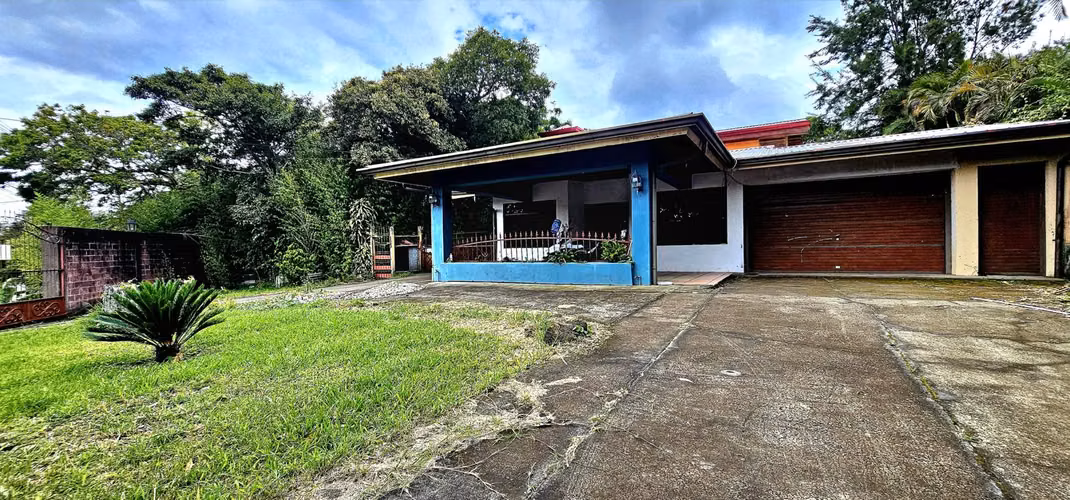 Venta de Casa en San Rafael de Heredia AMPLIA ZONA VERDE - Imagen 1