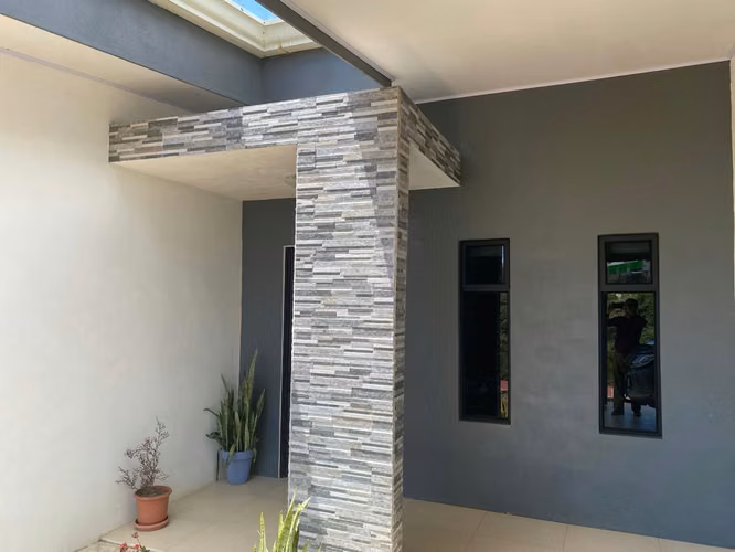 Vendo casa en San Pedro de Poas, de un piso, reciente construcción, con amplias zonas verdes
