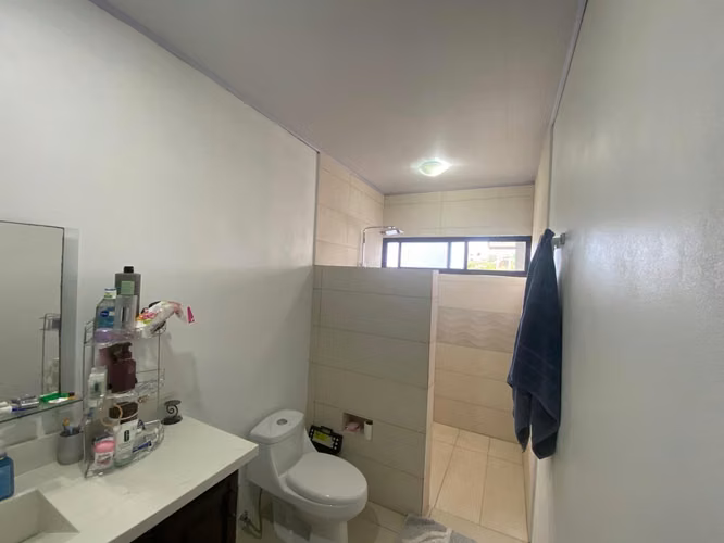 Vendo casa en San Pedro de Poas, de un piso, reciente construcción, con amplias zonas verdes