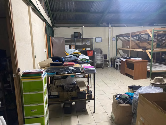 Venta de propiedad con bodega construida, apta para desarrollo de apartamentos, o alguna actividad comercial - Imagen 9