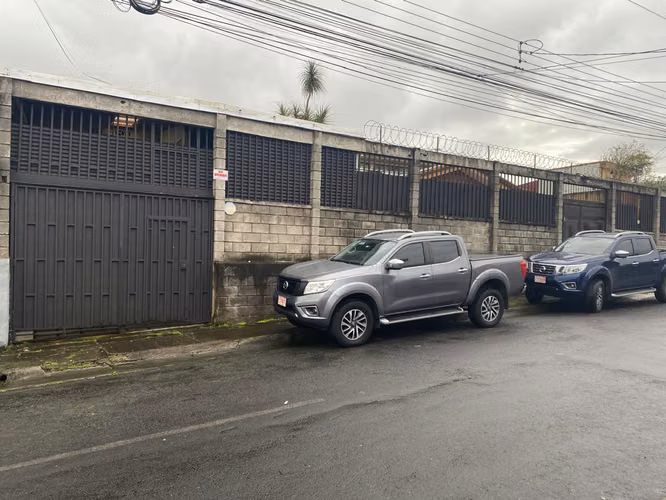 Property for sale with built warehouse, suitable for apartment development, or some commercial activity