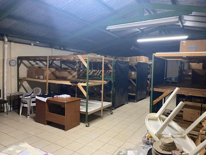 Venta de propiedad con bodega construida, apta para desarrollo de apartamentos, o alguna actividad comercial - Imagen 13