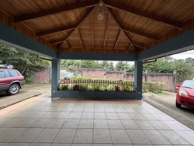 Vendo casa en Ángeles de San Rafael, Heredia. Propiedad 2.000 m2 con casa amplia - Imagen 18
