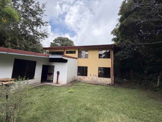 Vendo casa en Ángeles de San Rafael, Heredia. Propiedad 2.000 m2 con casa amplia - Imagen 6