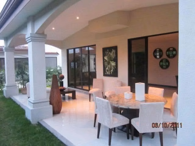 Alquiler y venta de casa en condominio en pozos santa ana vía nova - Imagen 4