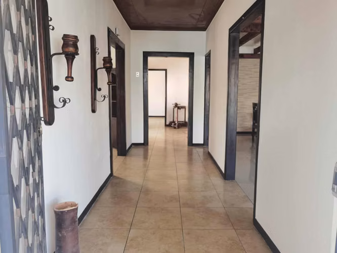 ALQUILO AMPLIA CASA EN LOS YOSES, IDEAL PARA OFICINAS - Imagen 4