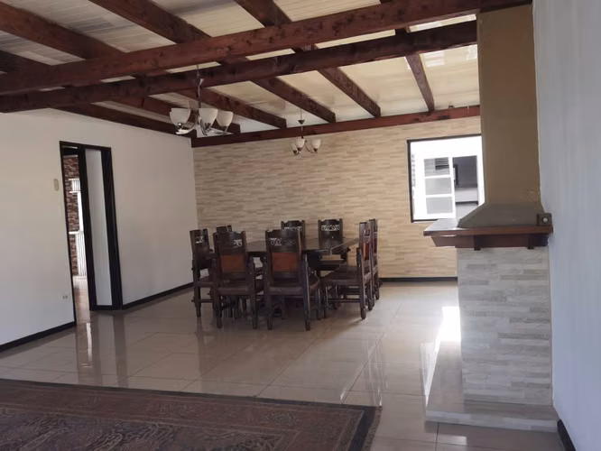 ALQUILO AMPLIA CASA EN LOS YOSES, IDEAL PARA OFICINAS - Imagen 5
