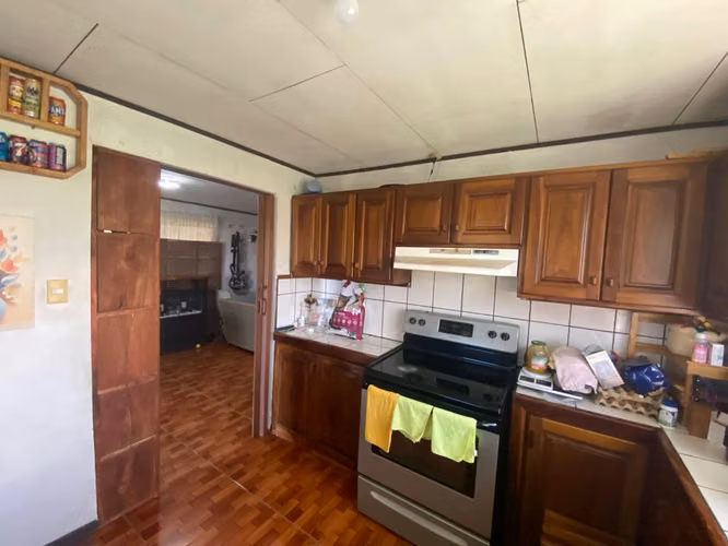 Vendo casa en Guápiles, en Residencial Palma Dorada, excelente ubicación - Imagen 8