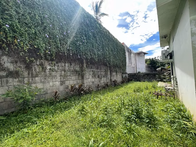 Casa en venta en Moravia. USO MIXTO PARA REMODELAR! P271