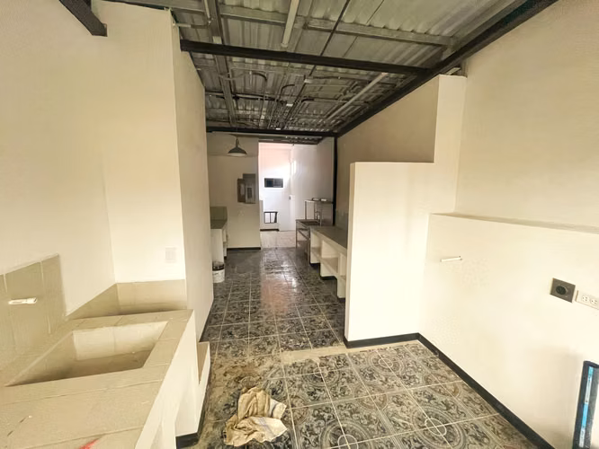 EDIFICIO CON USO DE SUELO MIXTO EN ROHRMOSER! P564 - Imagen 5