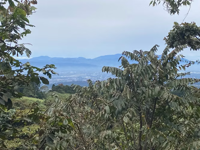 Se vende espectacular casa en montañas de Heredia - Imagen 8