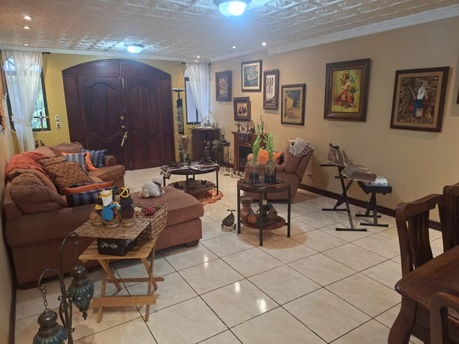 Se vende amplia y bonita casa en Tres Ríos - Imagen 4