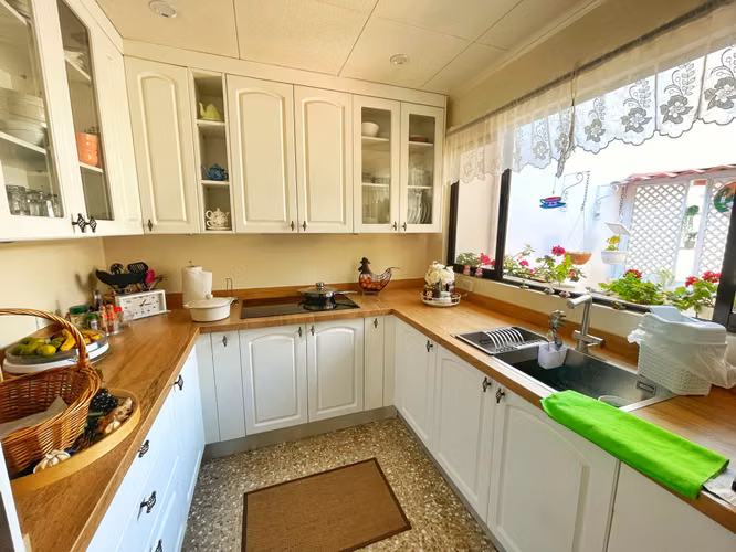 CASA DE UNA PLANTA EN ROHRMOSER CON USO DE SUELO MIXTO! P604