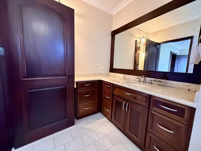 Venta de exclusiva residencia de lujo en Villa Real, Santa Ana - Imagen 18