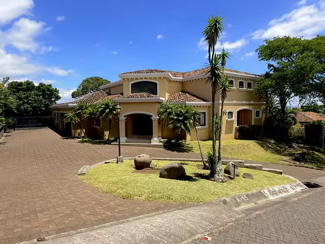 Venta de exclusiva residencia de lujo en Villa Real, Santa Ana - Imagen 15