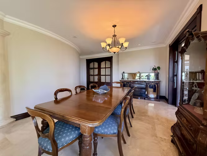 Venta de exclusiva residencia de lujo en Villa Real, Santa Ana - Imagen 10