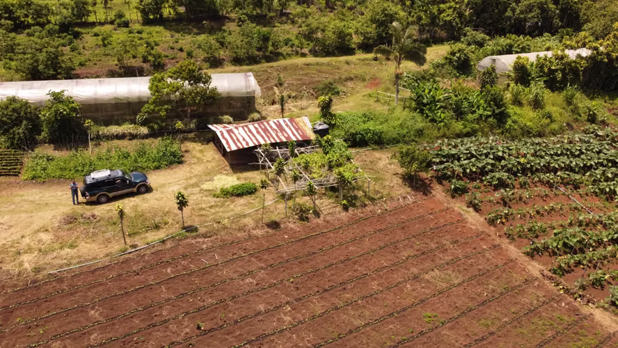 Propiedad con Agua Todo el Año, Ideal para Vivero o Agricultura