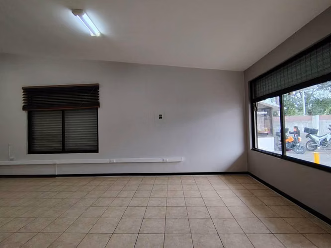 Local Comercial- Oficinas 70m2- parqueo San Rafael Alajuela - Imagen 4