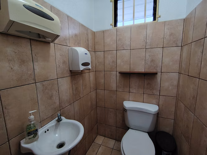 Local Comercial- Oficinas 70m2- parqueo San Rafael Alajuela - Imagen 11