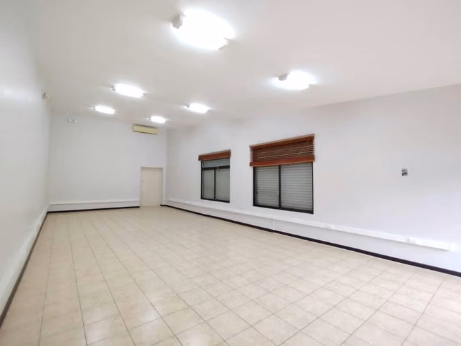 Local Comercial- Oficinas 70m2- parqueo San Rafael Alajuela - Imagen 3
