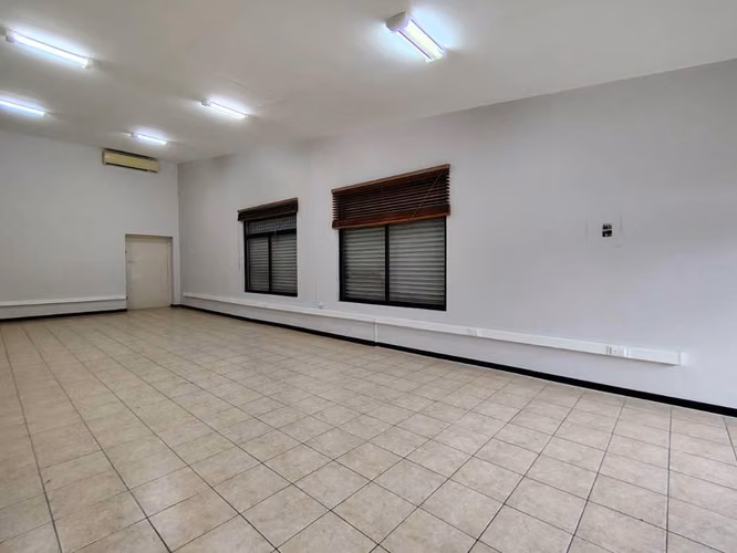 Local Comercial- Oficinas 70m2- parqueo San Rafael Alajuela - Imagen 2