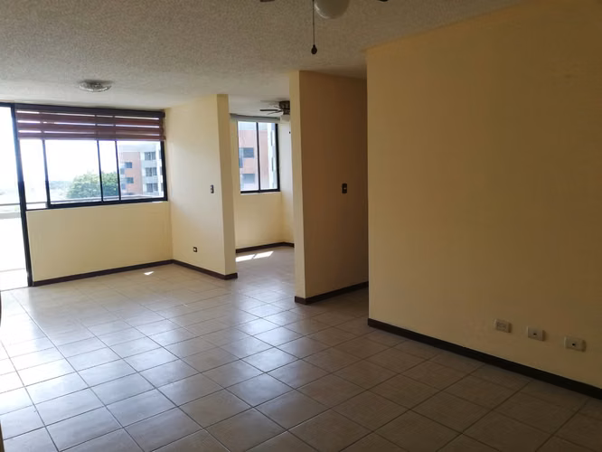 GANGA! Precioso apartamento en amplio Condominio - Imagen 2