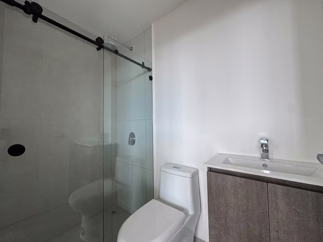 Apartamento SkyHouse | 1 Habitación | 1 BAÑO / 1 PARQUEO| $900 - Imagen 13
