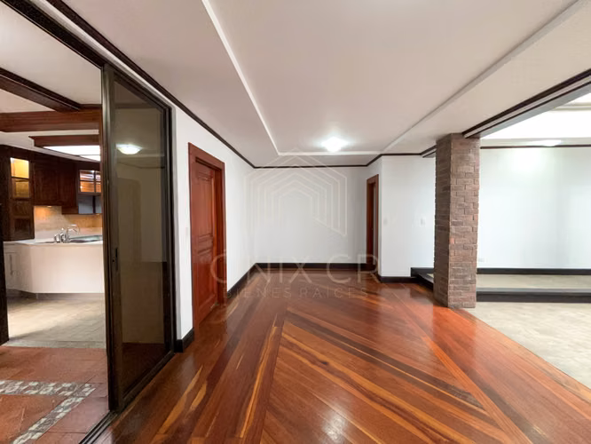 Vive en Rohrmoser: Casa Independiente con Jacuzzi en Suite y Azotea Privada - Imagen 2