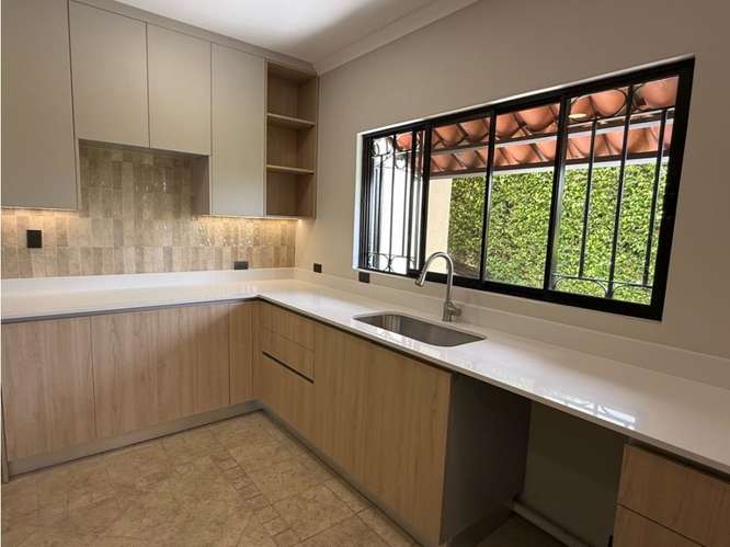 CASA EN VENTA, ESCAZÚ, CONDOMINIO CERRO ALTO, CON VISTA ESPECTACULAR - Imagen 15