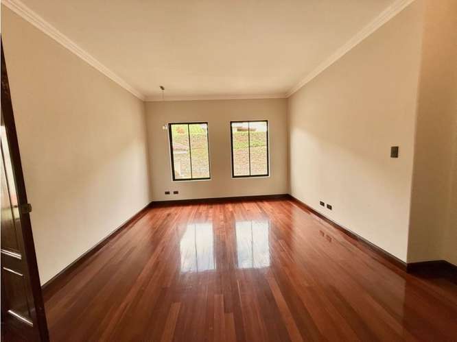 CASA EN VENTA, ESCAZÚ, CONDOMINIO CERRO ALTO, CON VISTA ESPECTACULAR - Imagen 9