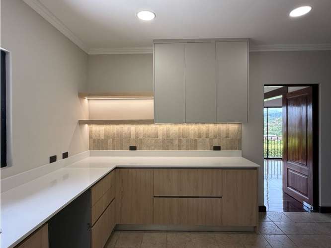 CASA EN VENTA, ESCAZÚ, CONDOMINIO CERRO ALTO, CON VISTA ESPECTACULAR - Imagen 4