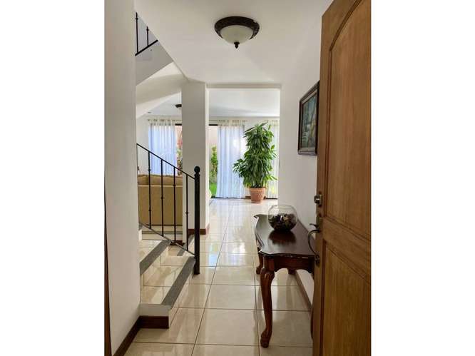 Venta de casa en Guachipelin de Escazú - Imagen 3