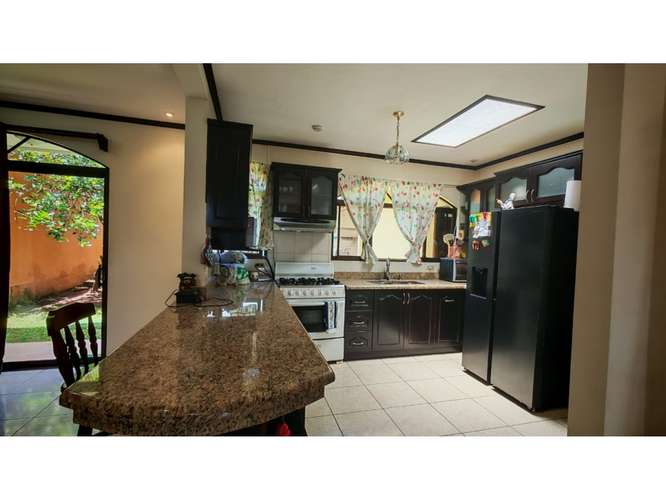 Venta De Casa En Montes De Ayarco, Curridabat - Imagen 3