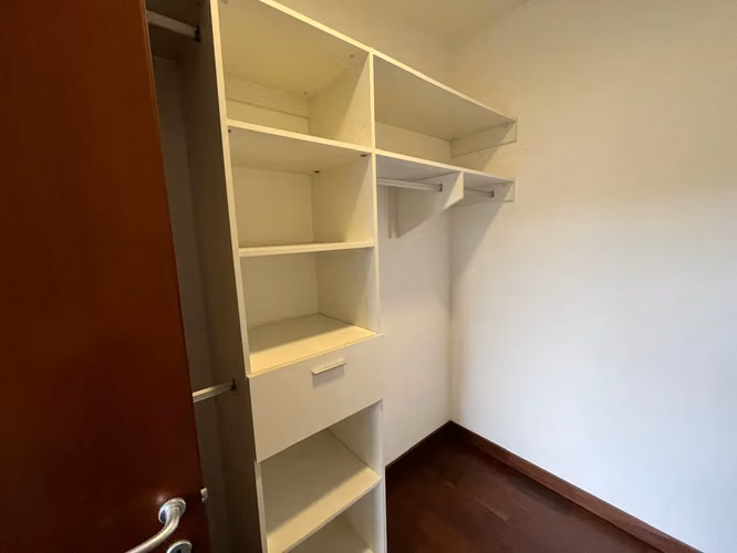 Penthouse de 3 Habitaciones con Vistas Panorámicas en Escazú