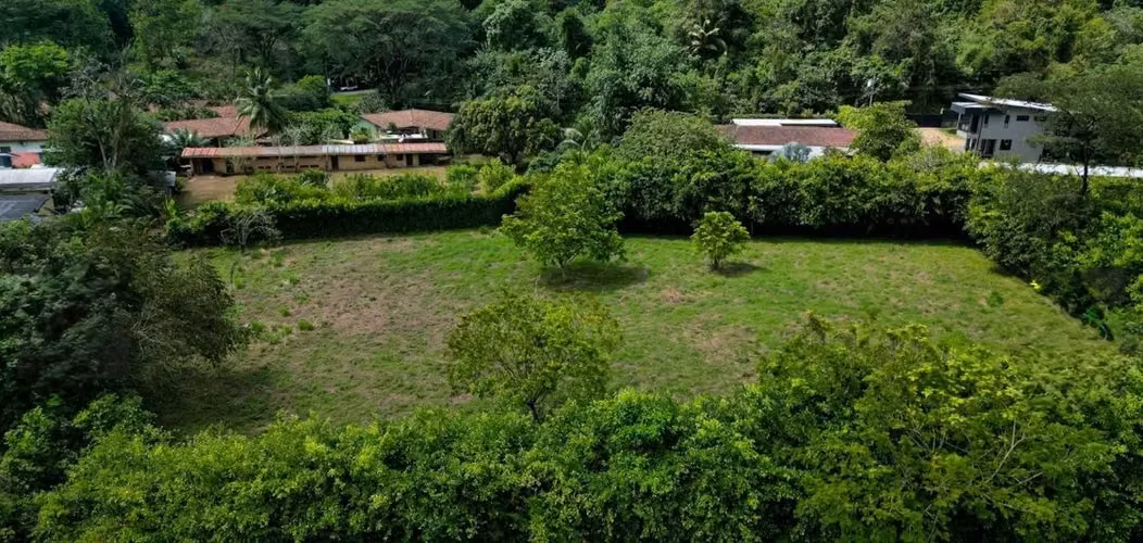 TERRENO MIXTO DE 4.034 m² EN PLAYA HERMOSA, JACÓ