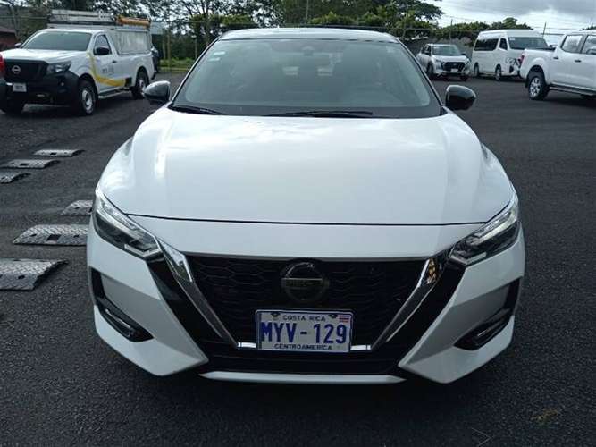 NISSAN SENTRA 2021 AUTOMÁTICA GASOLINA BLANCO