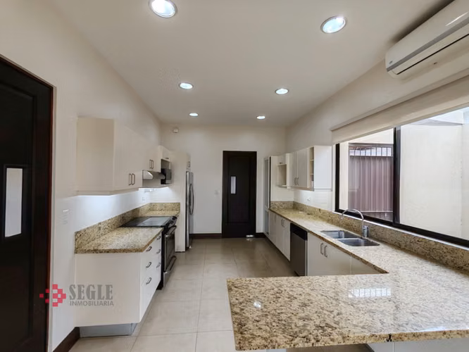 Casa de un nivel en venta, Santa Ana, Lindora. - Imagen 4