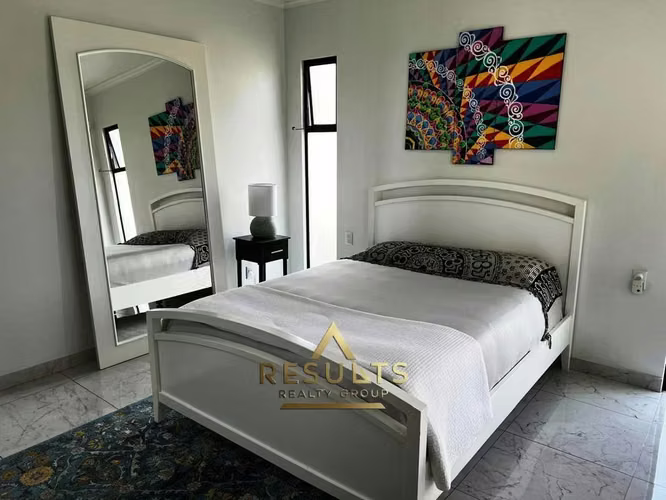 NEW! Modern Living with Million Dollar Views! - Imagen 7