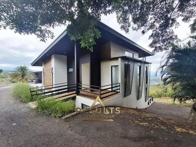 NEW! Modern Living with Million Dollar Views! - Imagen 3