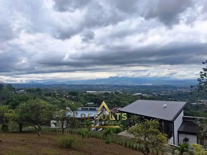 NEW! Modern Living with Million Dollar Views! - Imagen 2