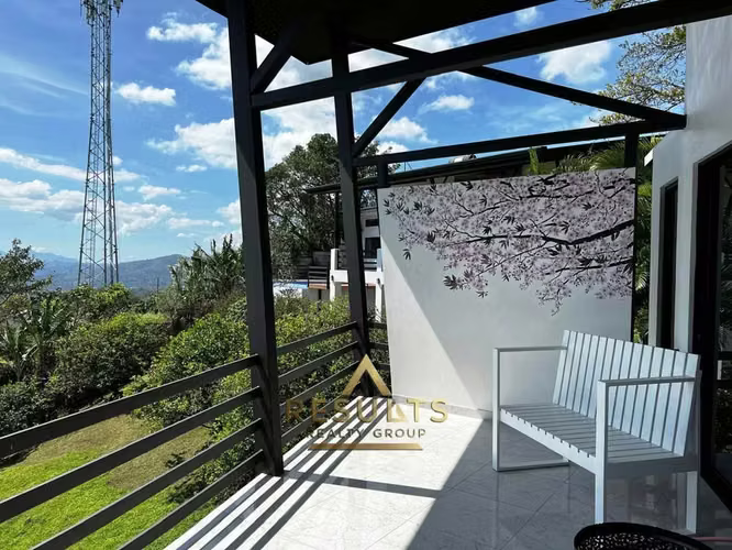 NEW! Modern Living with Million Dollar Views! - Imagen 14